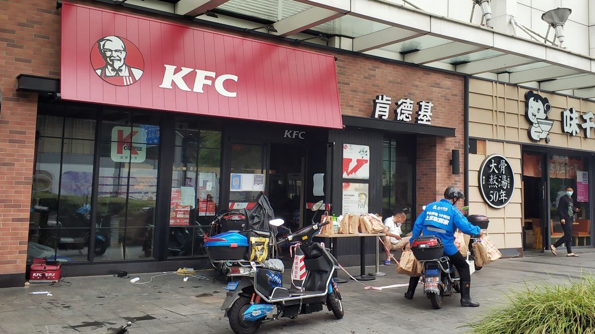 KFC ustoupilo čínské poptávce, začalo nabízet kuřecí pařáty